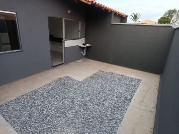 Possui quintal amplo um diferencial hoje em dia 