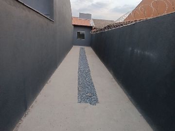 Garagem descoberta 