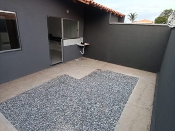 Possui quintal amplo um diferencial hoje em dia 