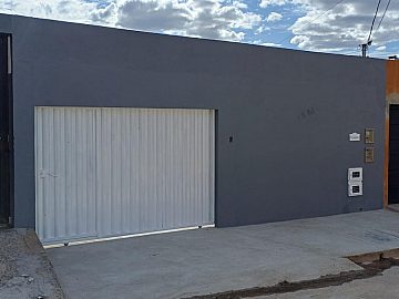 Casa em rua tranquila